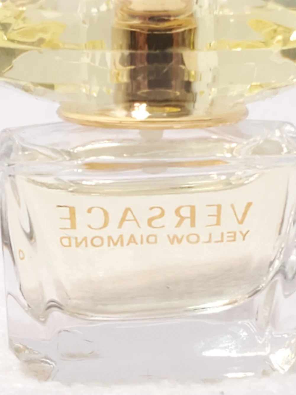 Versace Yellow Diamond Eau de Toilette Spray for Women 0.17 oz / 5ml Mini Splash - Picture 3 of 4